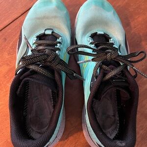 Saucony running shoe